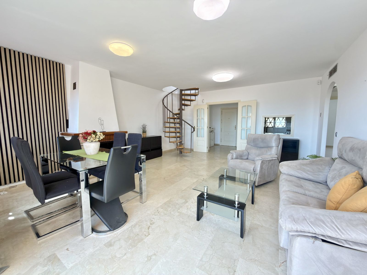 3 Bedroom Penthouse in Mijas - Photo 8