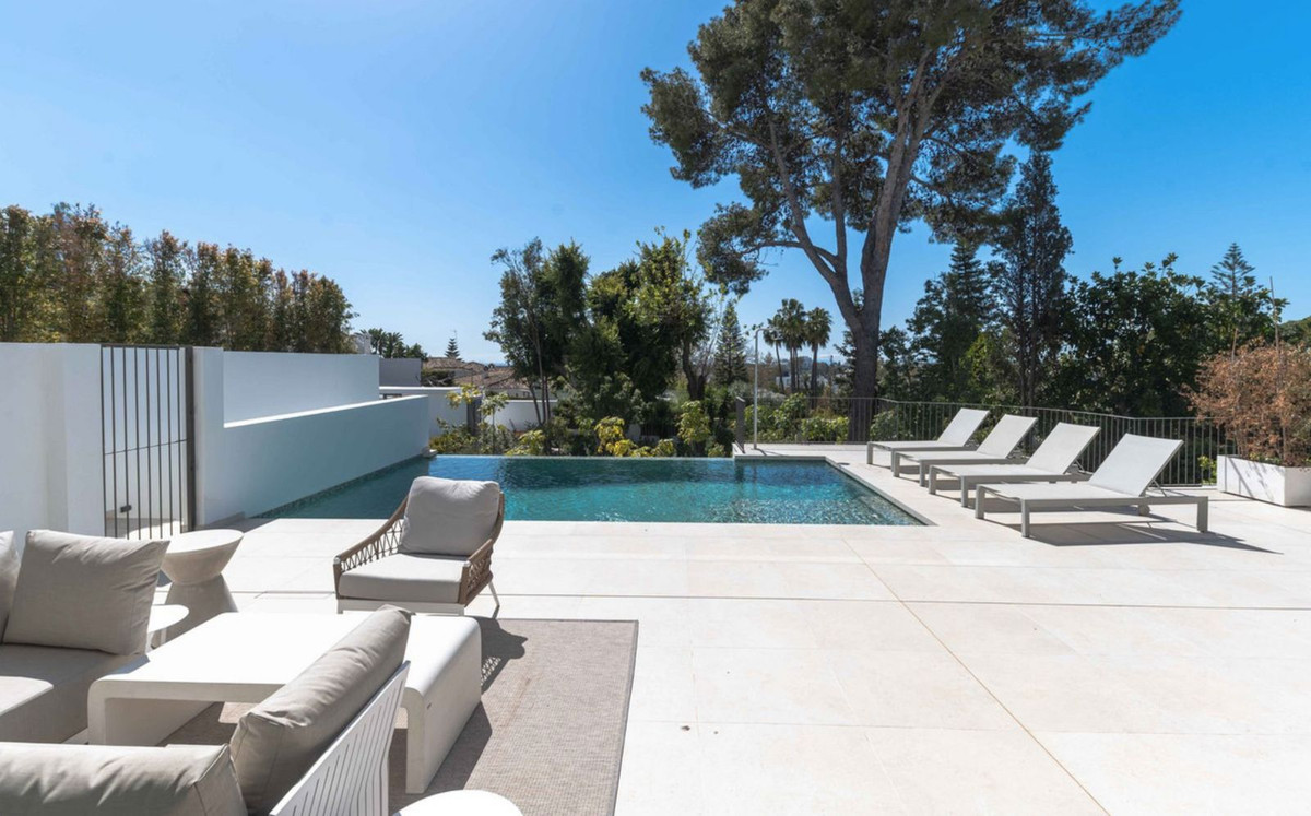 5 Bedroom Townhouse in San Pedro de Alcántara - Photo 15