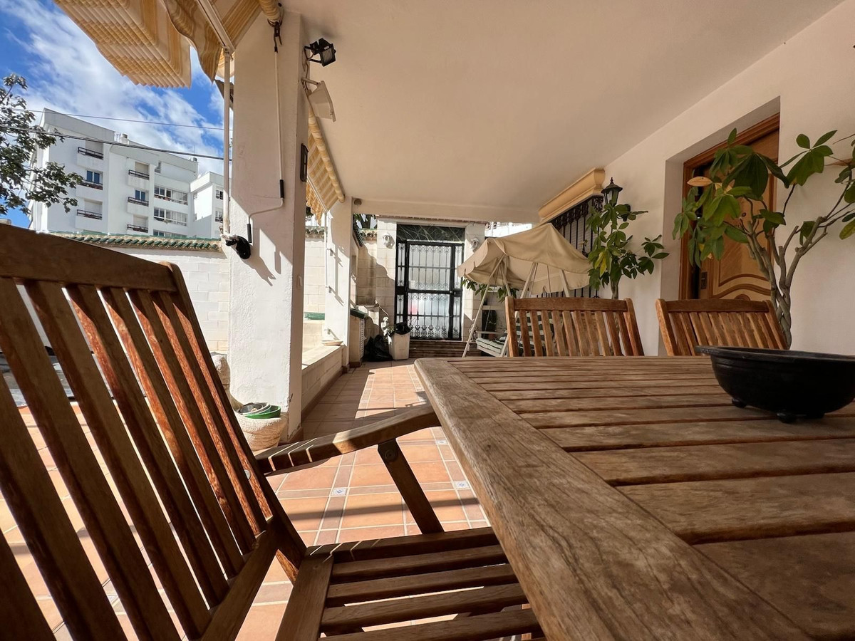4 Bedroom Villa in Marbella - Photo 16