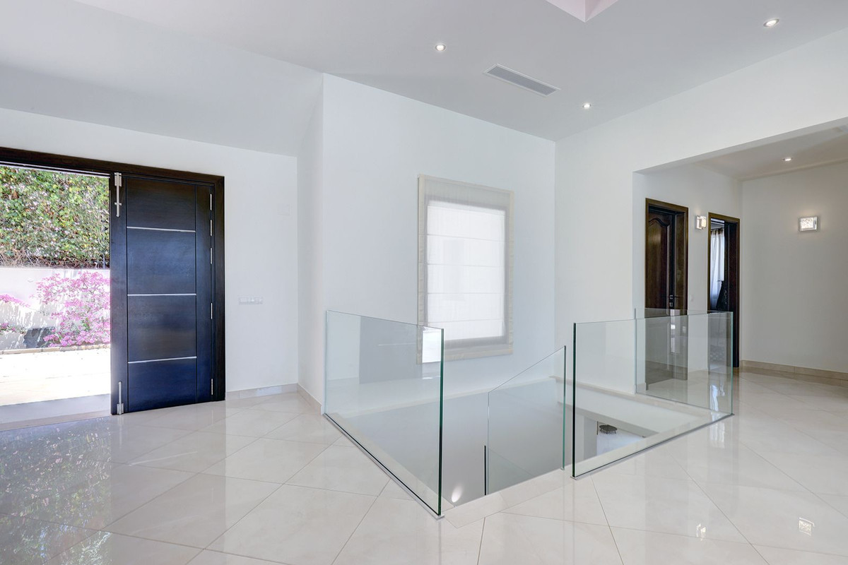 5 Bedroom Villa in Sotogrande - Photo 39