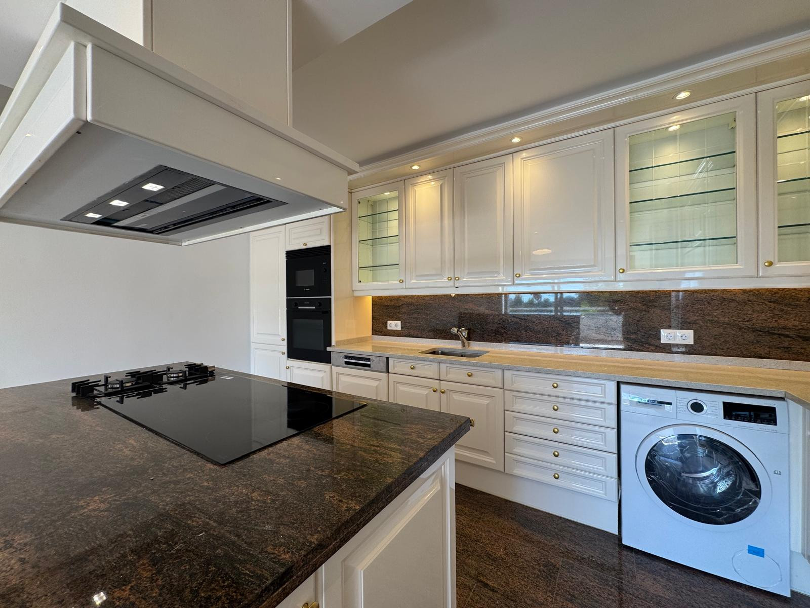 2 Bedroom Apartment in Estepona - Photo 9