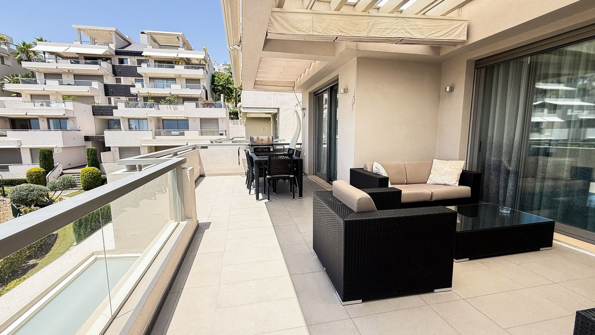 3 Bedroom Apartment in Benahavís - Photo 15