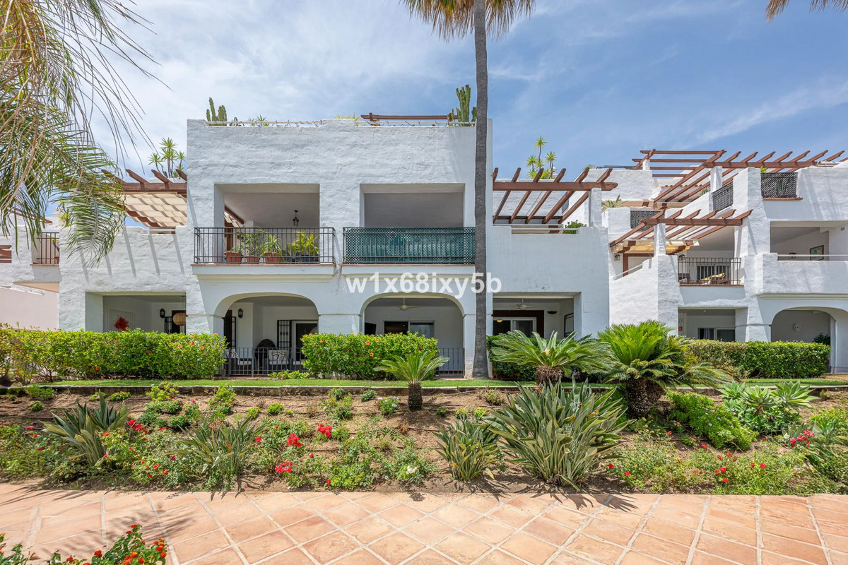 3 Bedroom Apartment in San Pedro de Alcántara - Photo 32