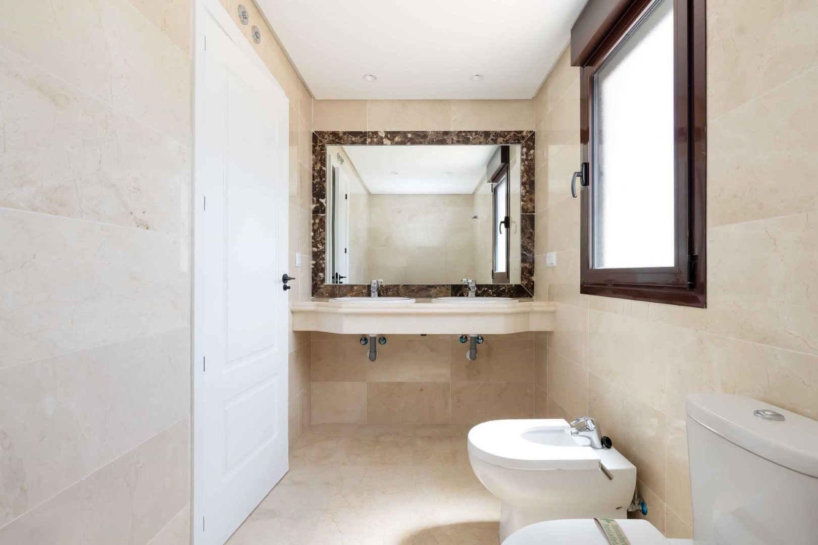 3 Bedroom Townhouse in Estepona - Photo 8