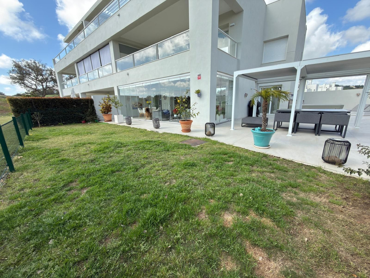 3 Bedroom Apartment in San Roque - Photo 28