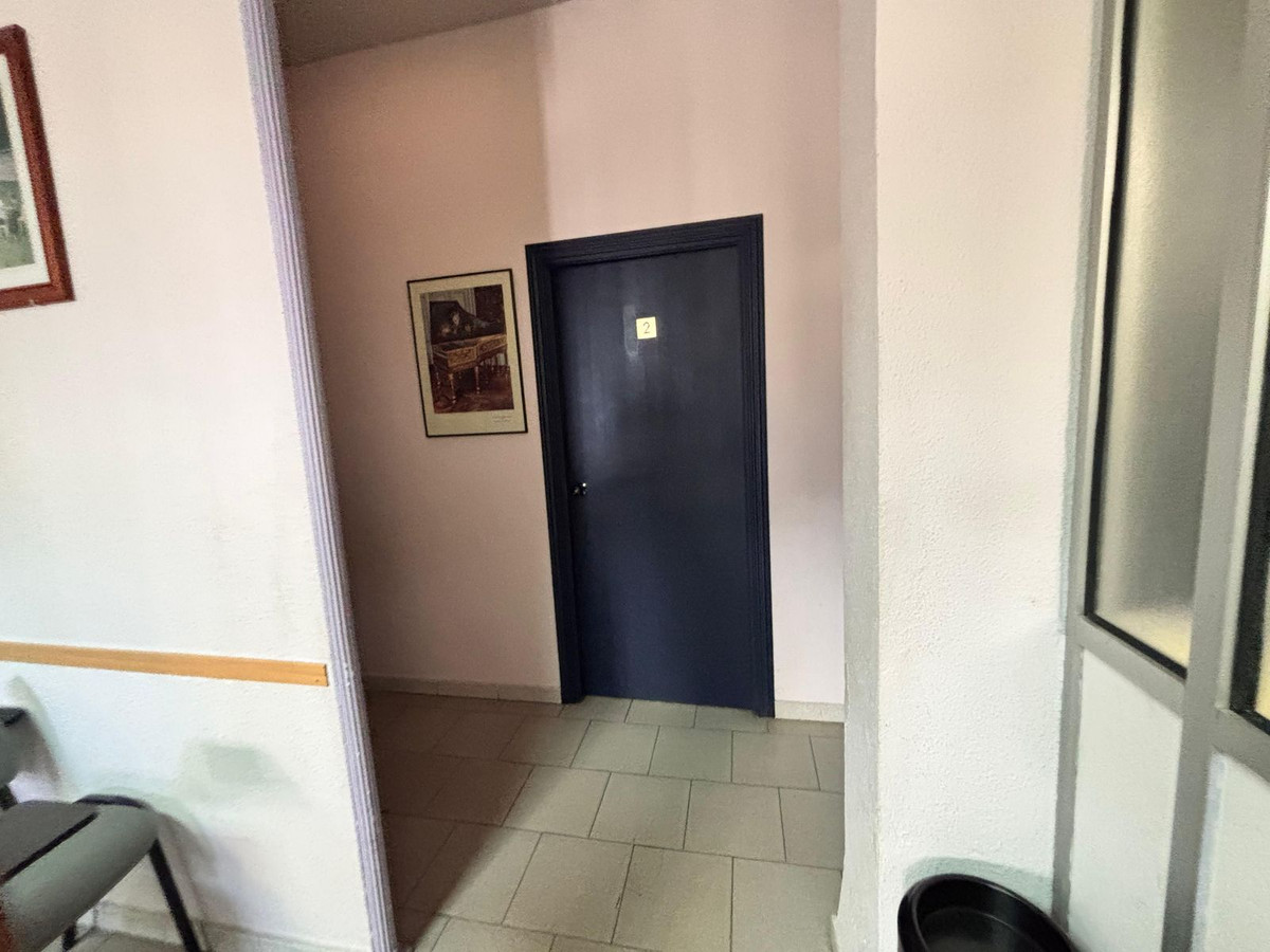 3 Bedroom Apartment in Málaga - Photo 10