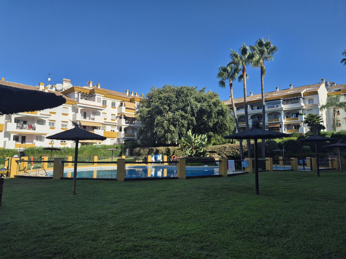 3 Bedroom Apartment in Marbella - Photo 10