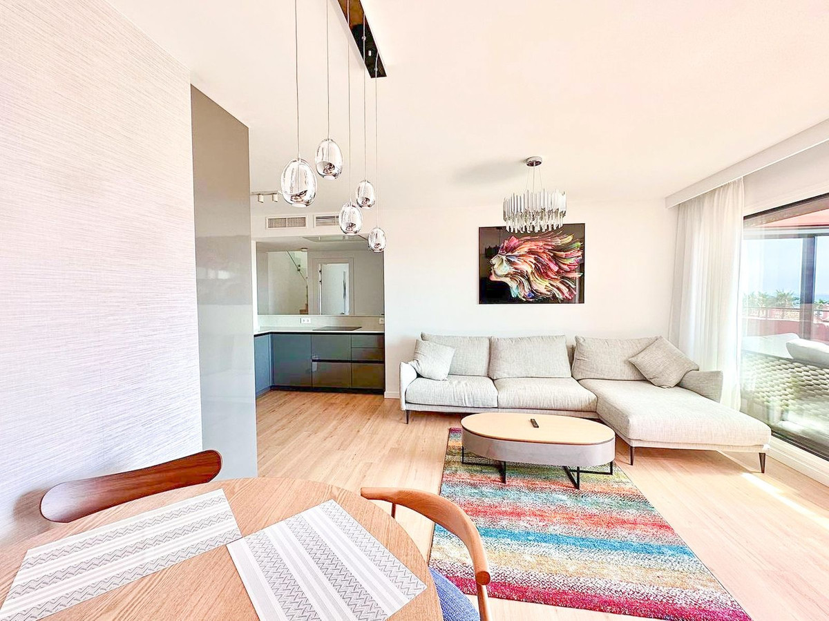 3 Bedroom Penthouse in Estepona - Photo 29