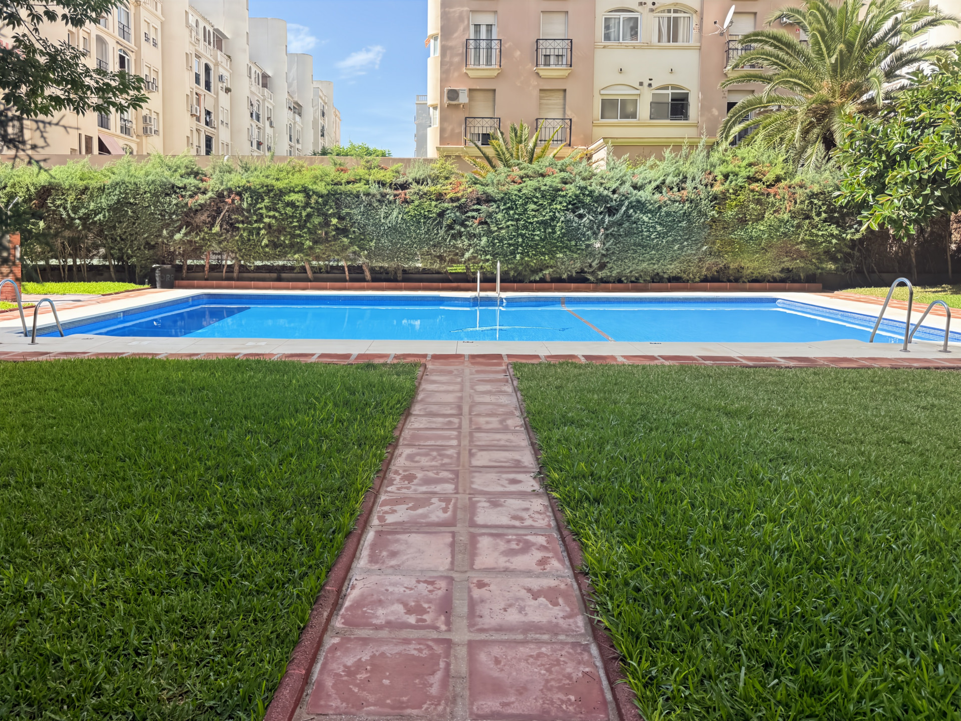 4 Bedroom Apartment in Torremolinos - Photo 12