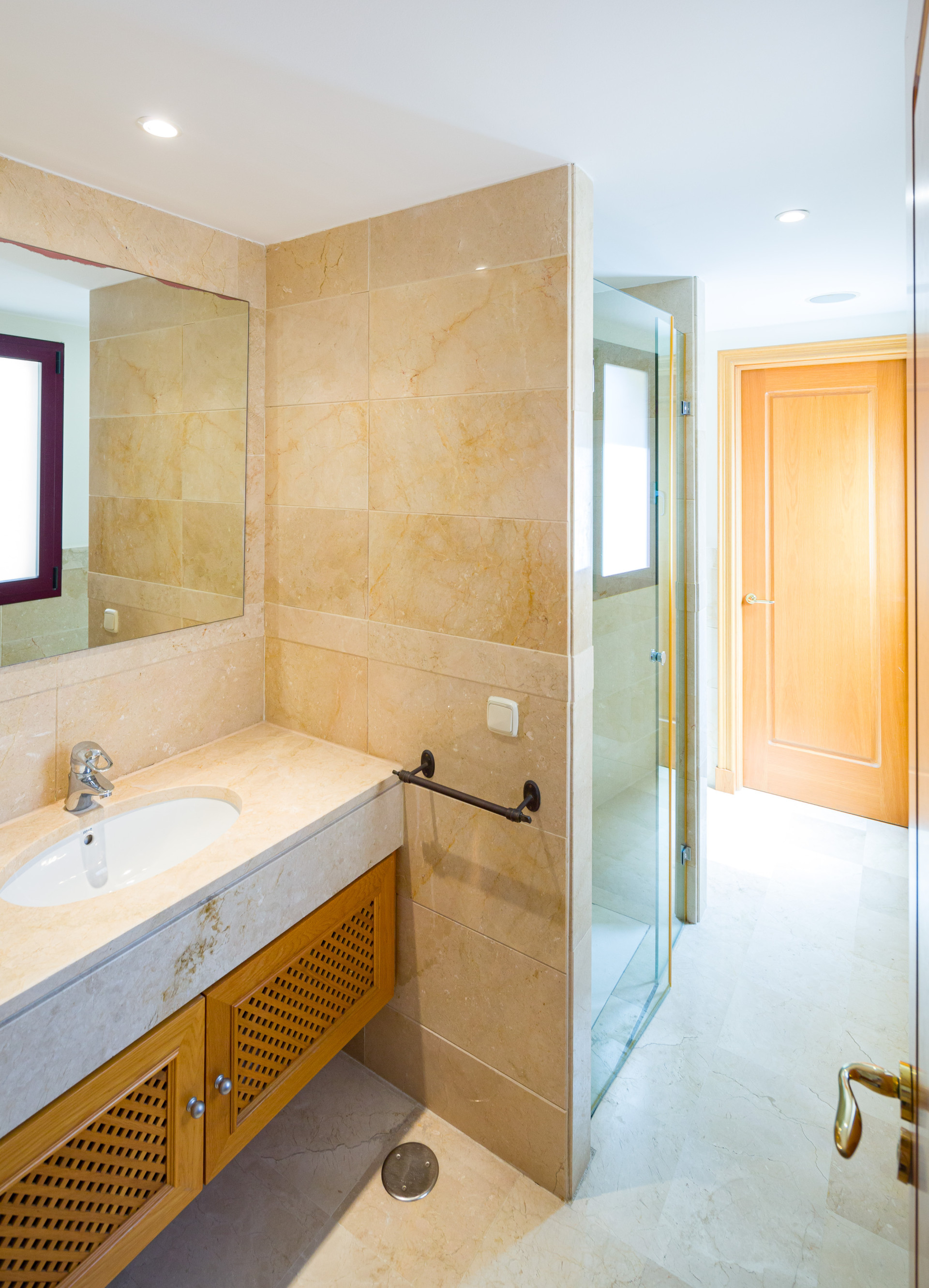 3 Bedroom Penthouse in Estepona - Photo 23