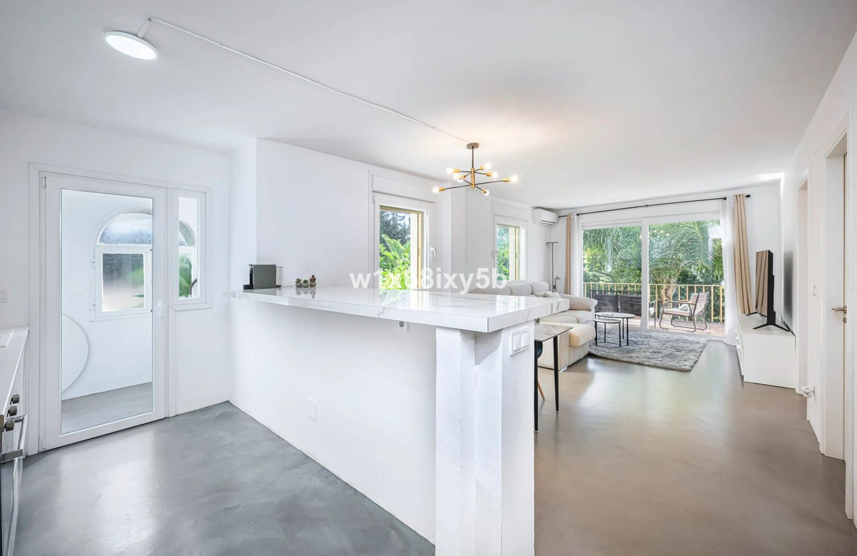 2 Bedroom Apartment in Marbella - Foto 4