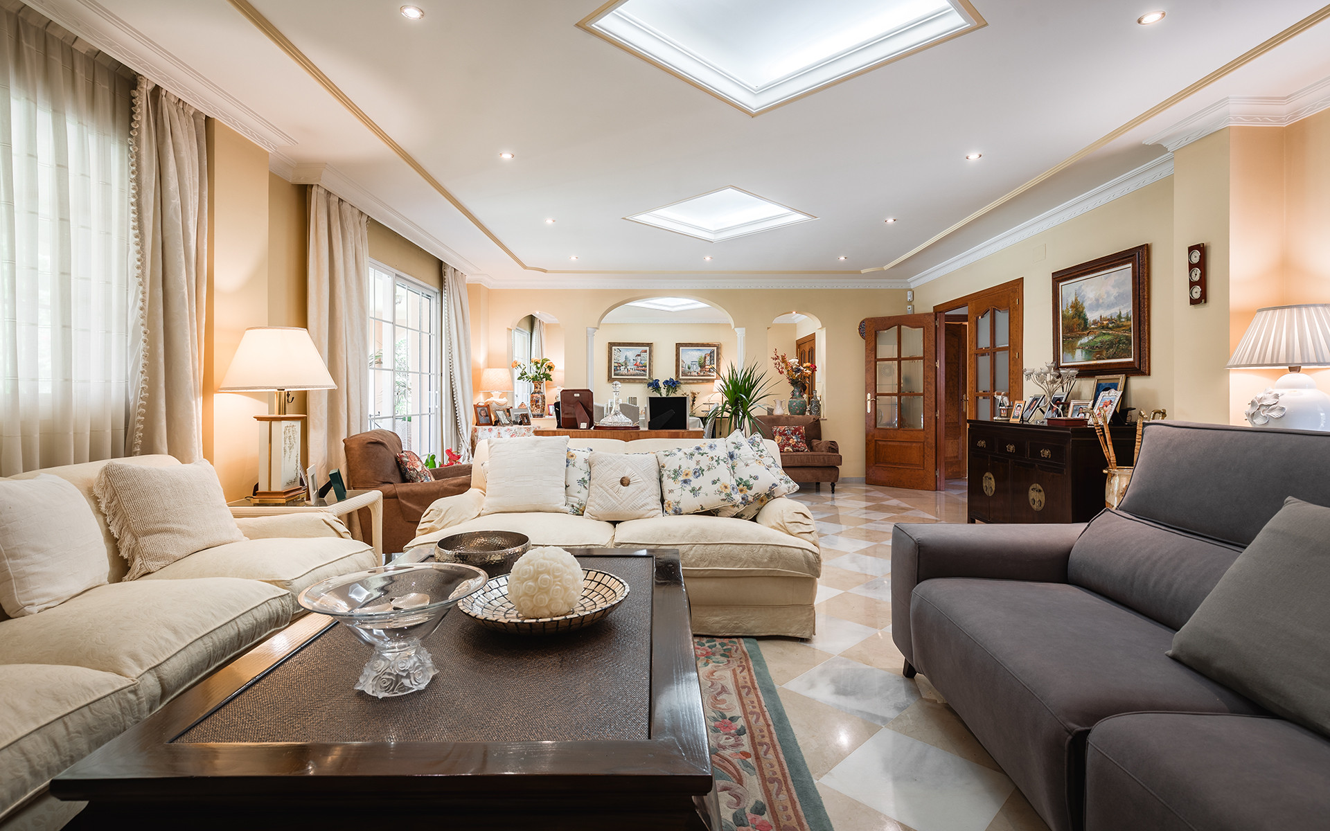 5 Bedroom Villa in Marbella - Photo 3