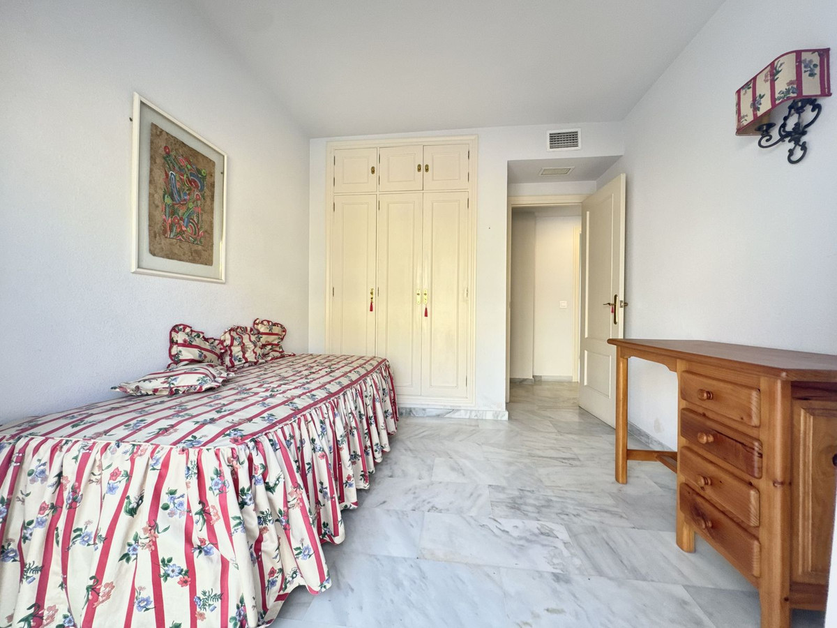 3 Bedroom Apartment in Estepona - Photo 22