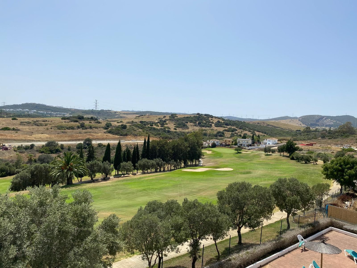 2 Bedroom Penthouse in Estepona - Photo 36