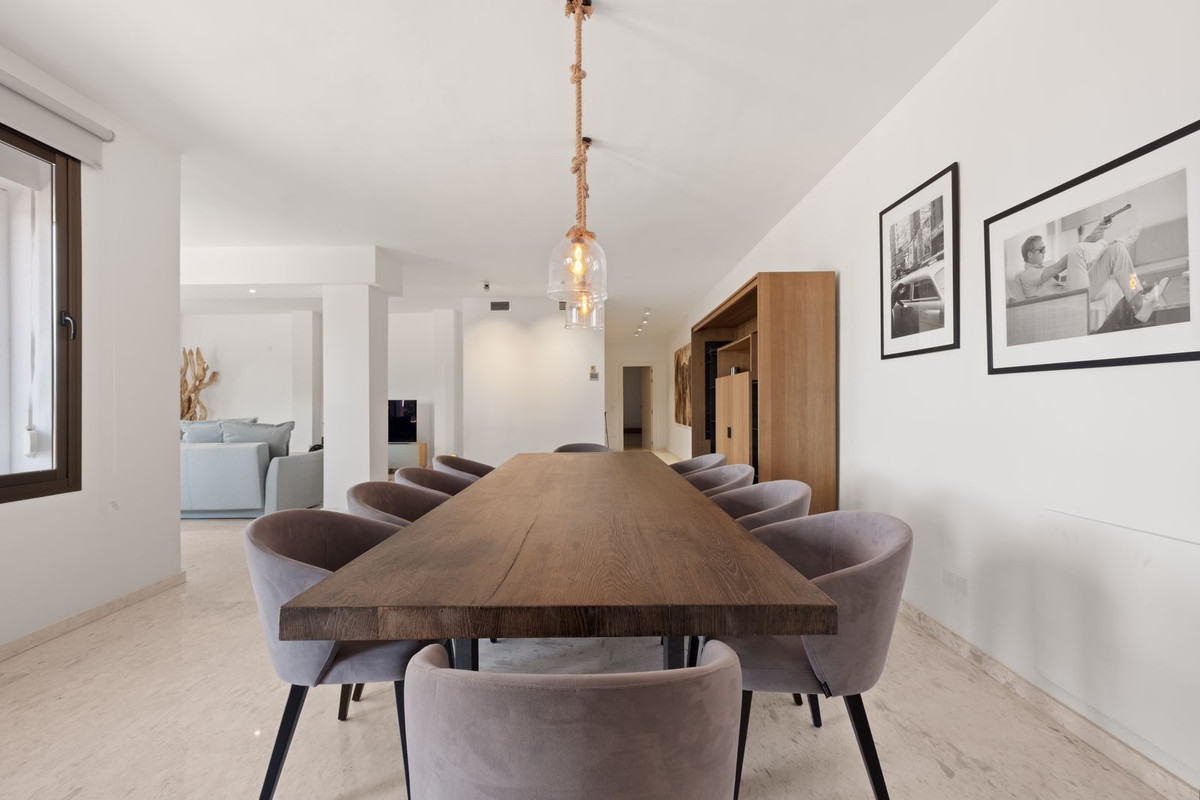 2 Bedroom Apartment in Marbella - Photo 12