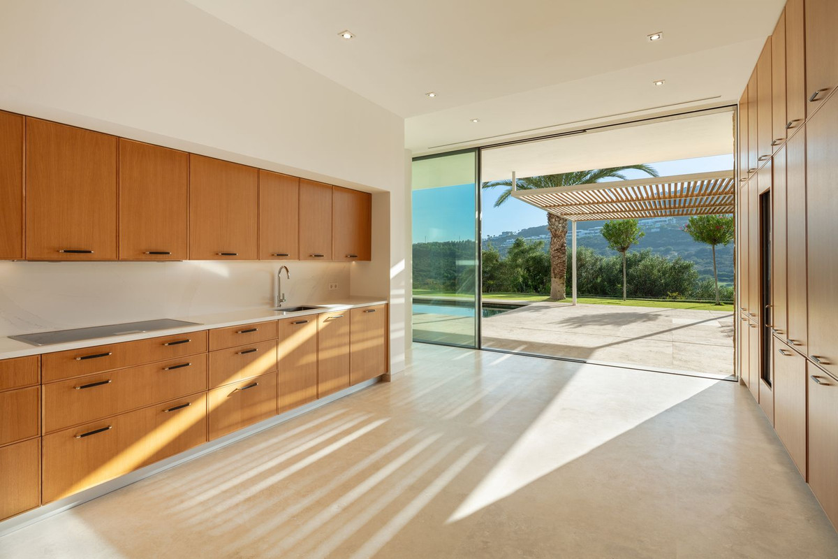 5 Bedroom Villa in Casares - Photo 17