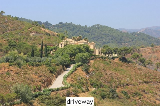 17 Bedroom Villa in Marbella - Photo 15