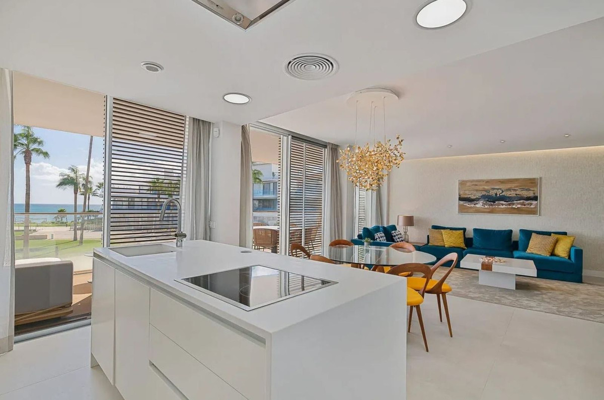 3 Bedroom Apartment in Estepona - Foto 3