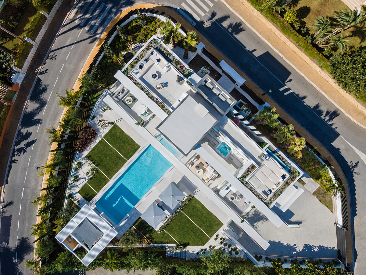 5 Bedroom Villa in Marbella - Photo 28