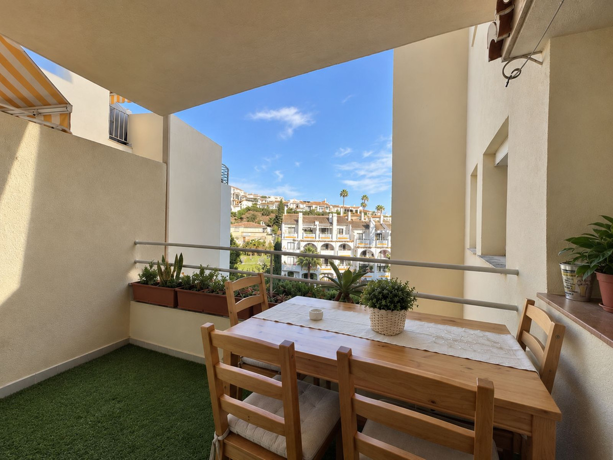 2 Bedroom Apartment in Mijas - Photo 2