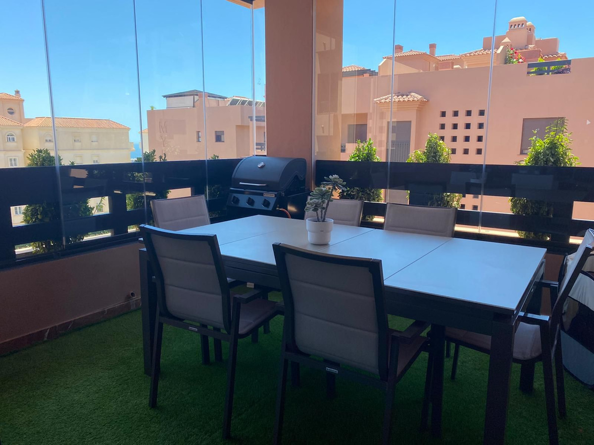 4 Bedroom Apartment in Benalmádena - Photo 8