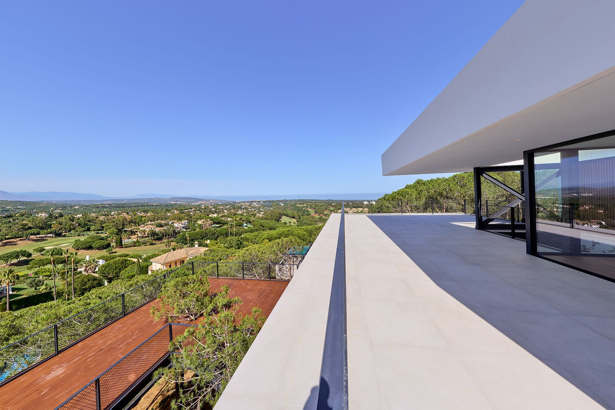 5 Bedroom Villa in Sotogrande - Photo 2