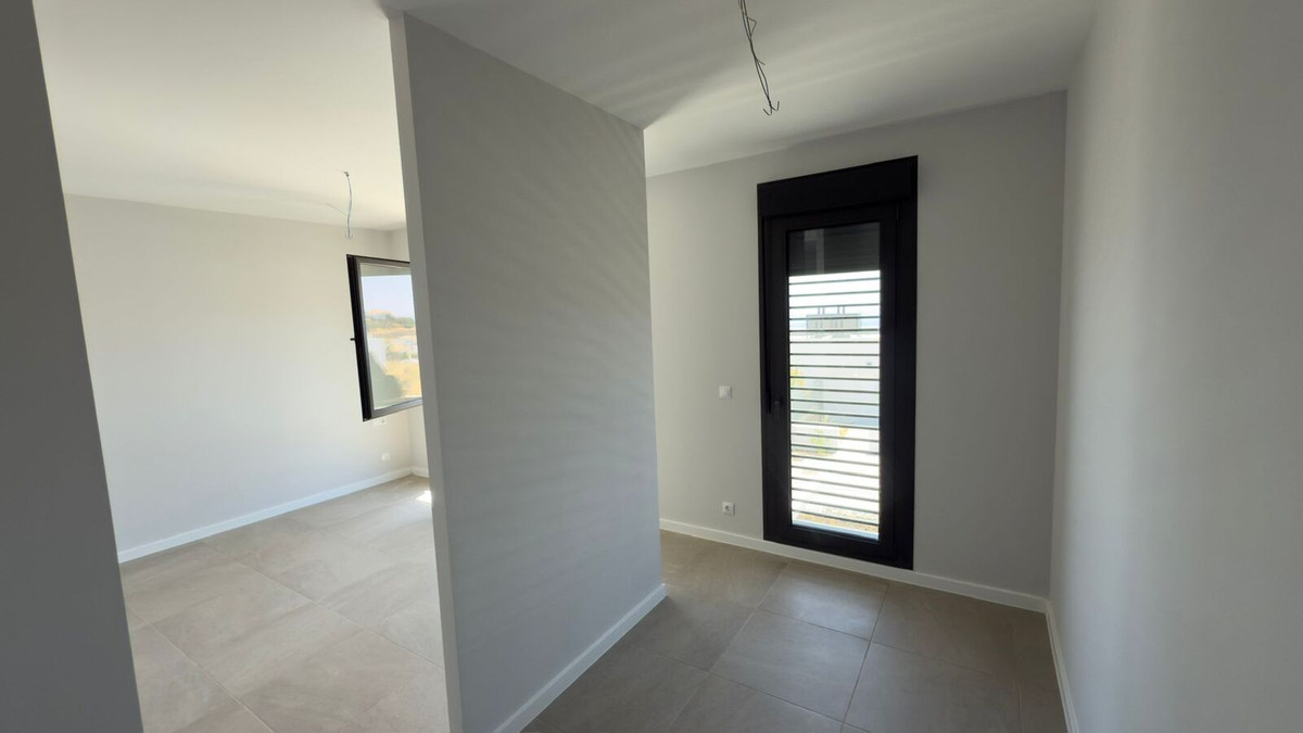 4 Bedroom Villa in Mijas - Photo 14