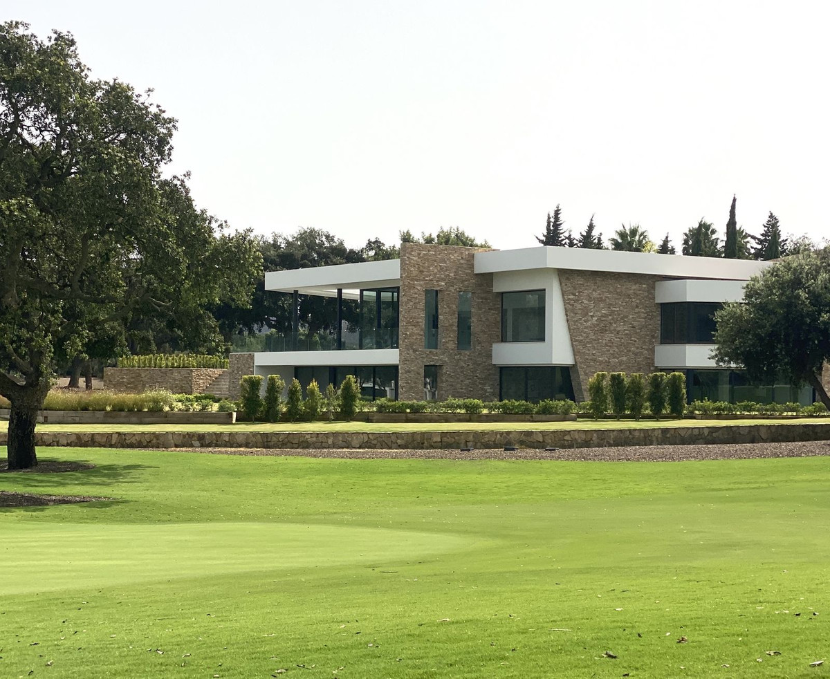 6 Bedroom Villa in San Roque - Photo 4