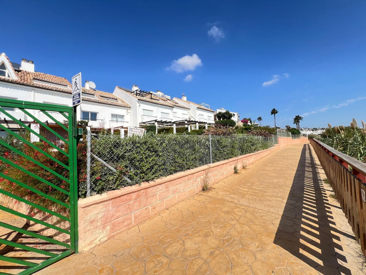 3 Bedroom Townhouse in Estepona - Foto 2