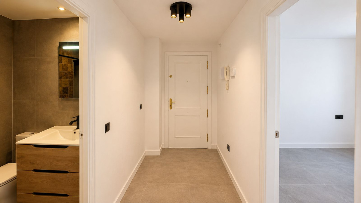 2 Bedroom Apartment in Estepona - Foto 5