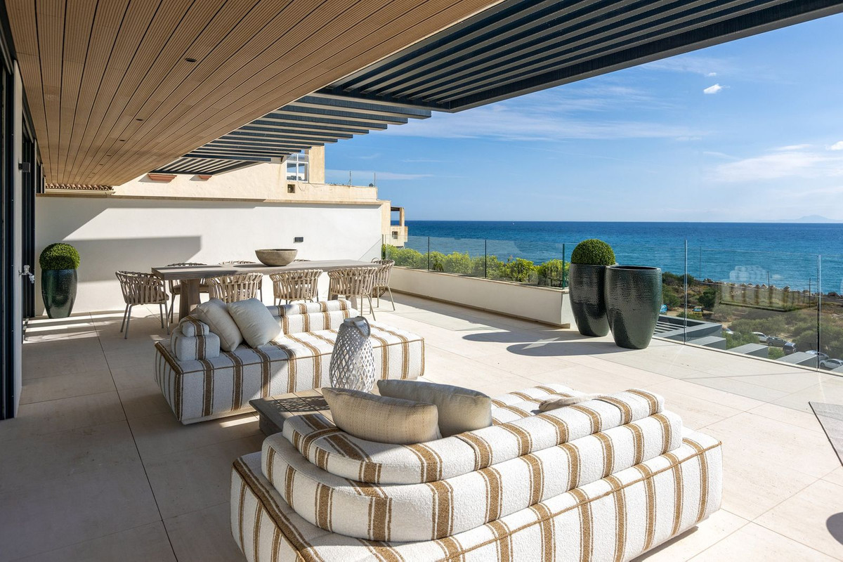 2 Bedroom Apartment in Estepona - Фото 6
