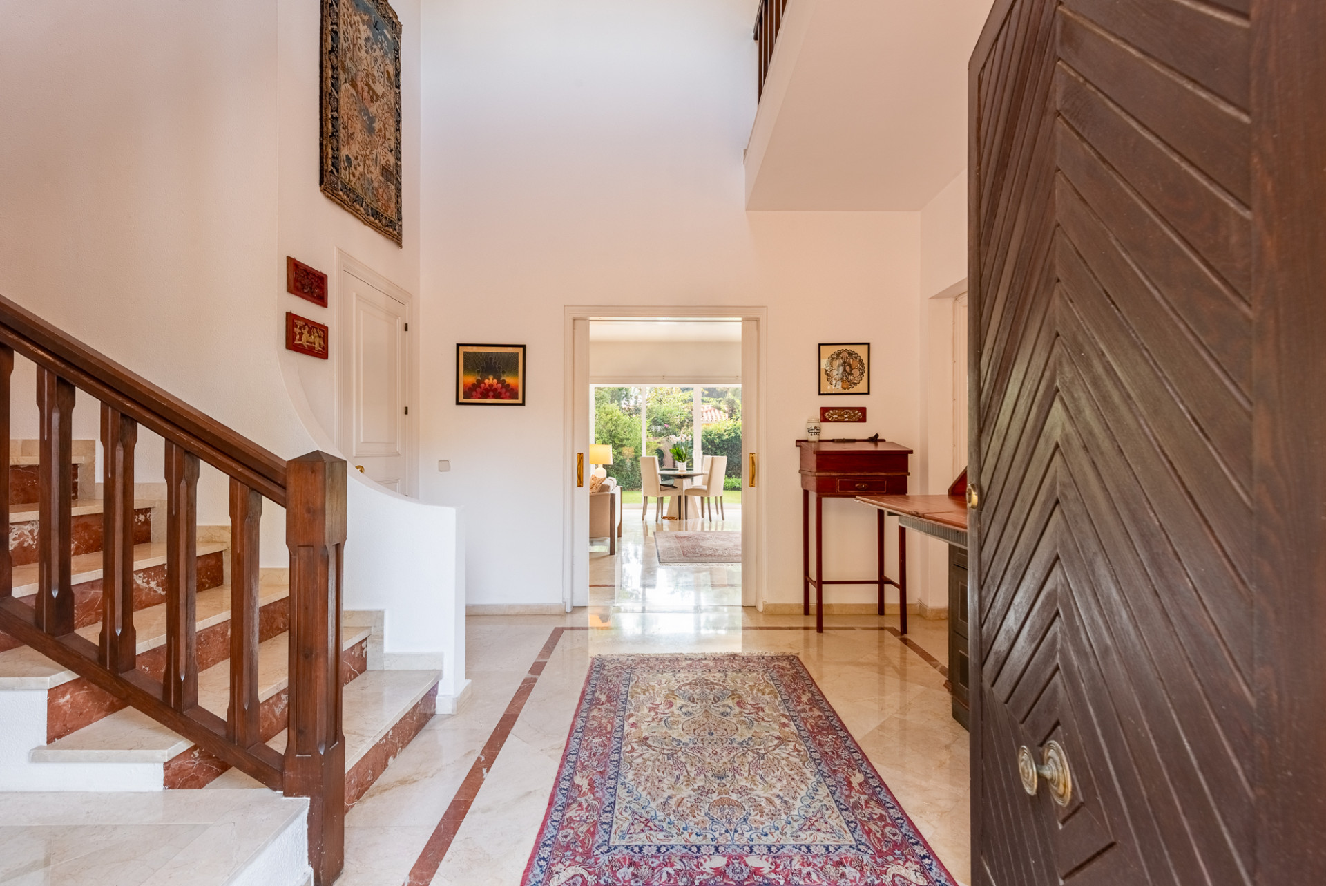 4 Bedroom Villa in Estepona - Photo 2