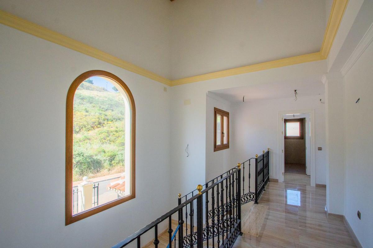 5 Bedroom Villa in Mijas - Photo 25