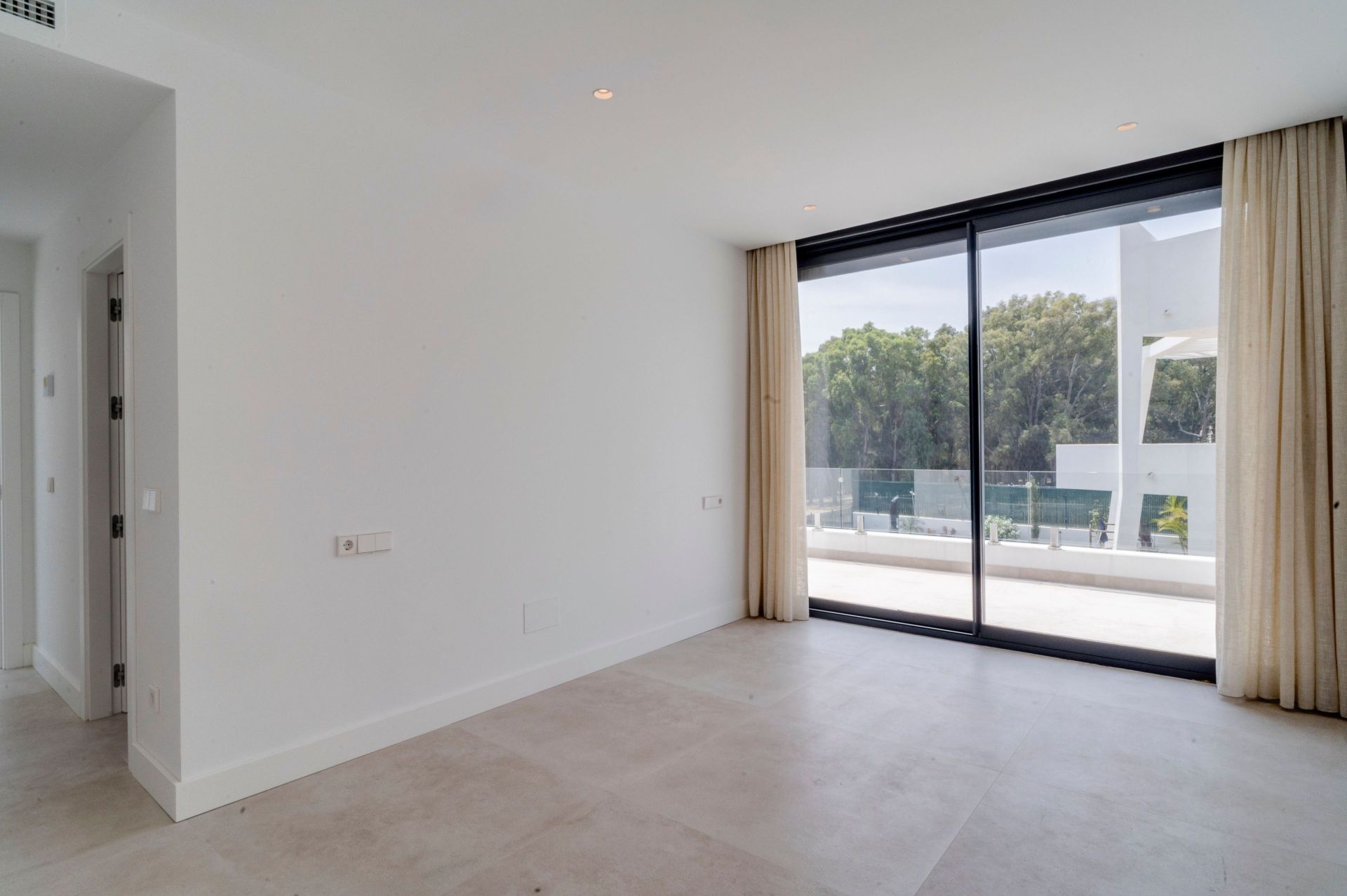 5 Bedroom Villa in Estepona - Photo 34