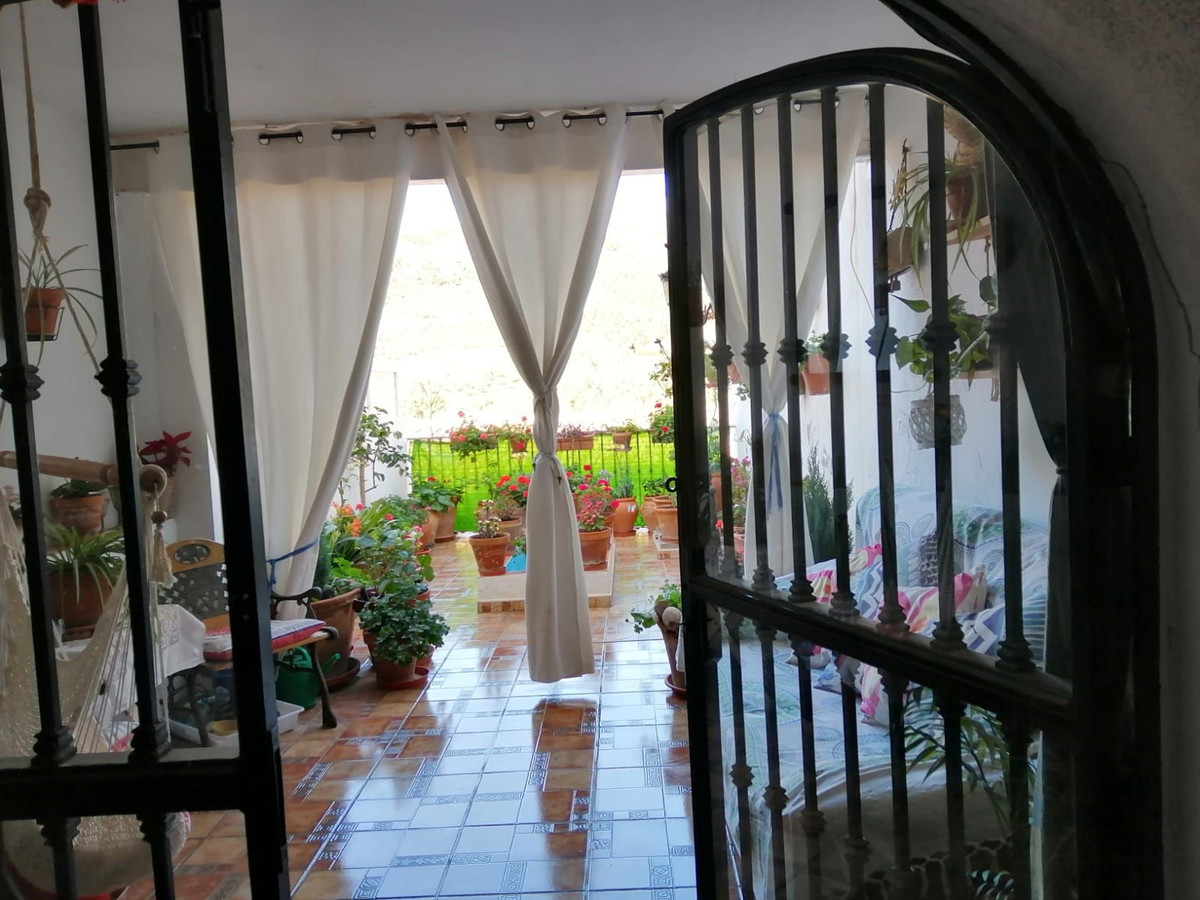 4 Bedroom Townhouse in Álora - Photo 32