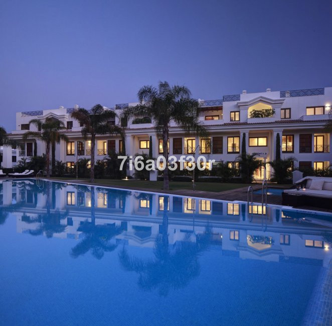 3 Bedroom Apartment in Estepona - Photo 11