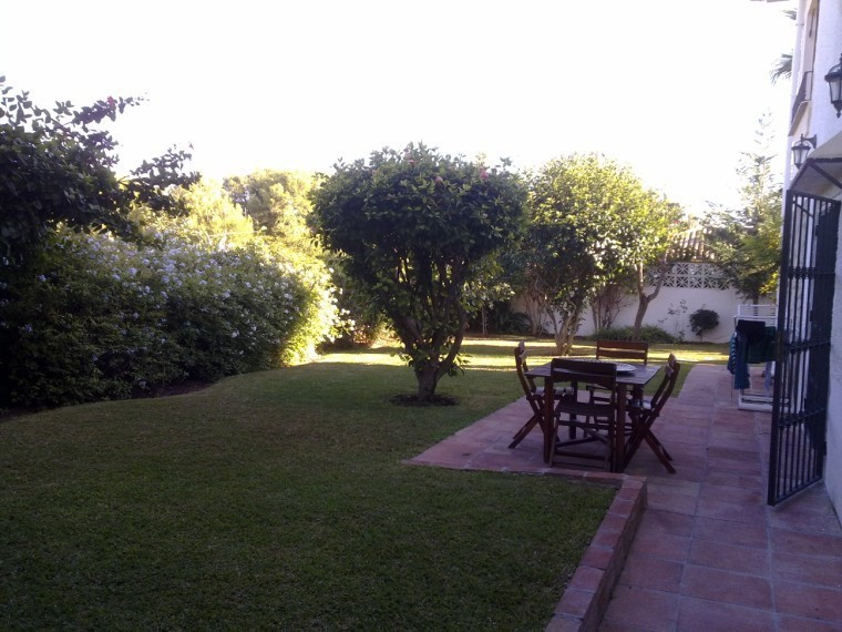 7 Bedroom Villa in Marbella - Photo 2