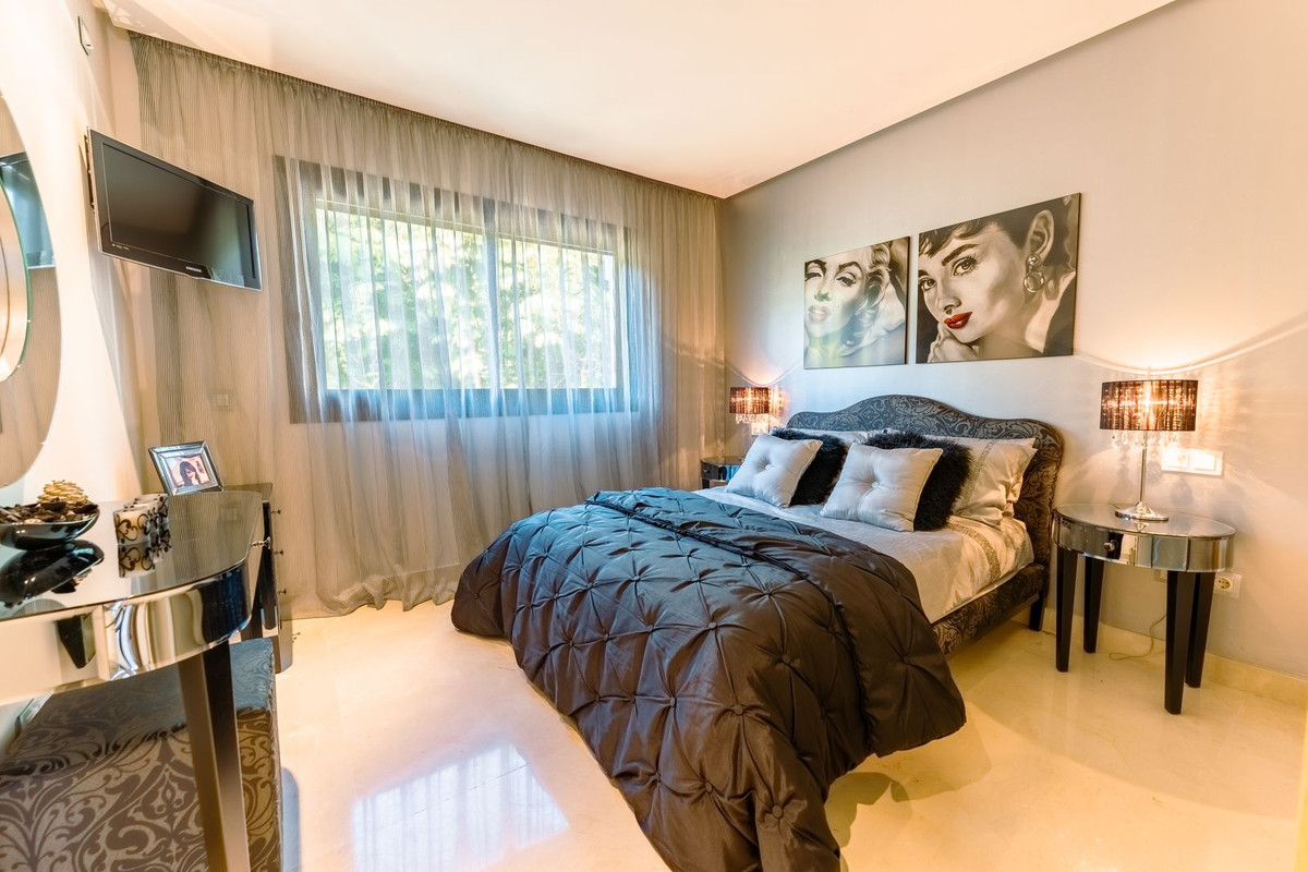 3 Bedroom Apartment in Benahavís - Photo 39