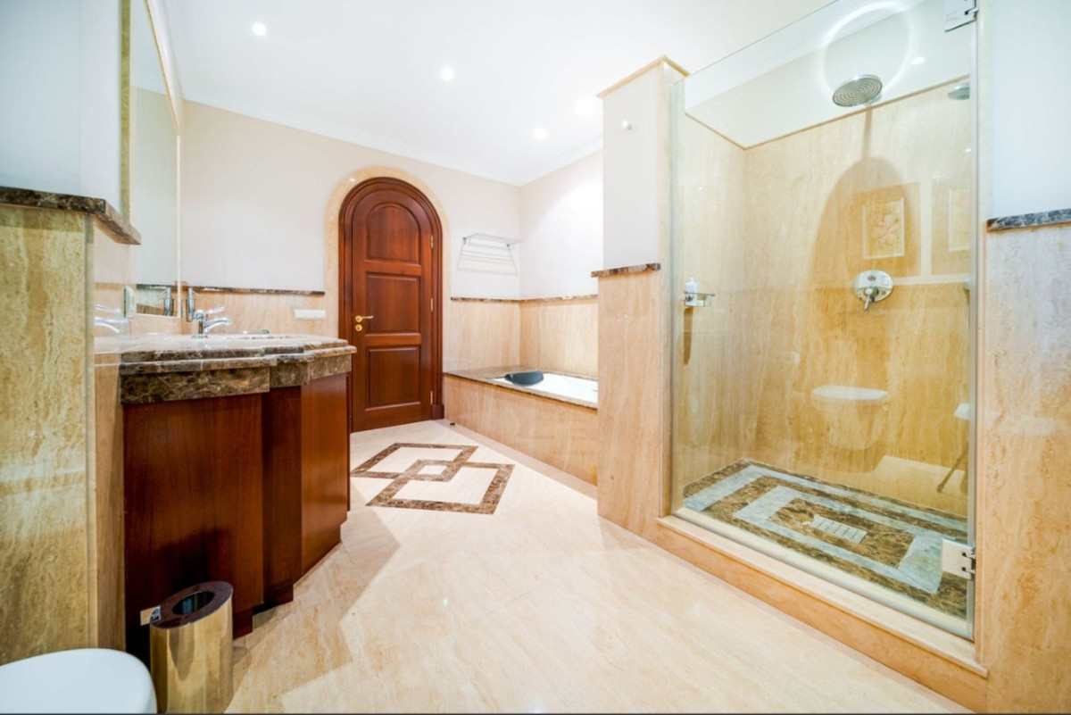 8 Bedroom Villa in San Pedro de Alcántara - Foto 7