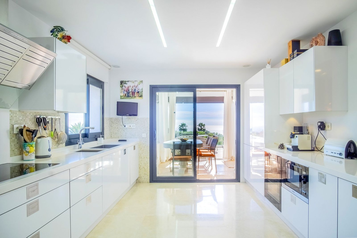 7 Bedroom Villa in Marbella - Photo 14