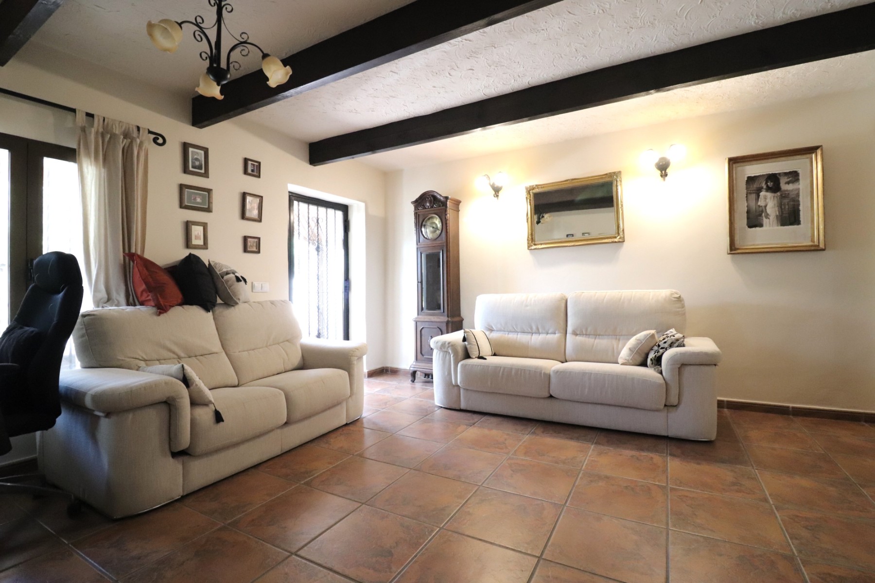 Chalet de 4 dormitorios en Alicante – Foto 7