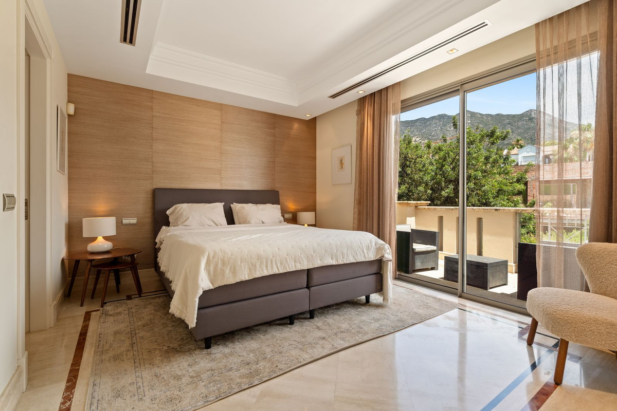 4 Bedroom Townhouse in Marbella - Photo 16