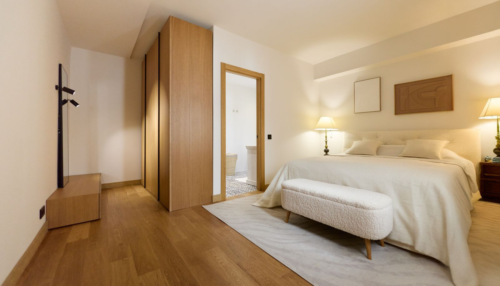 2 Bedroom Apartment in Marbella - Photo 4