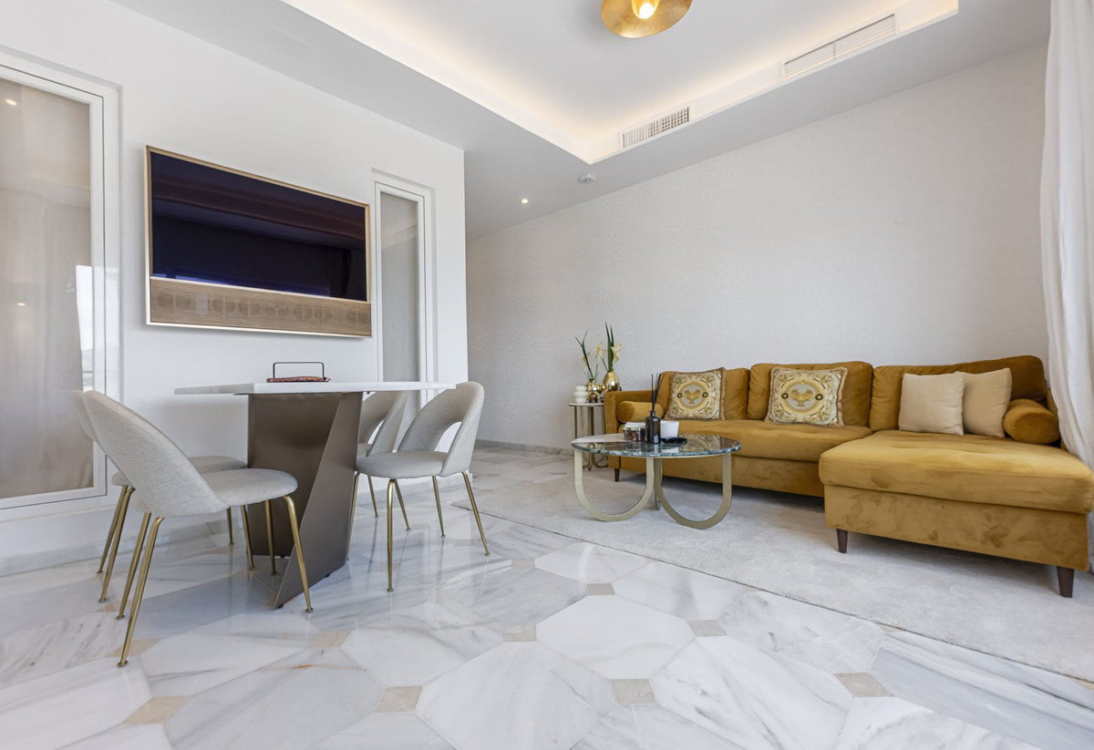 2 Bedroom Apartment in Marbella - Photo 6