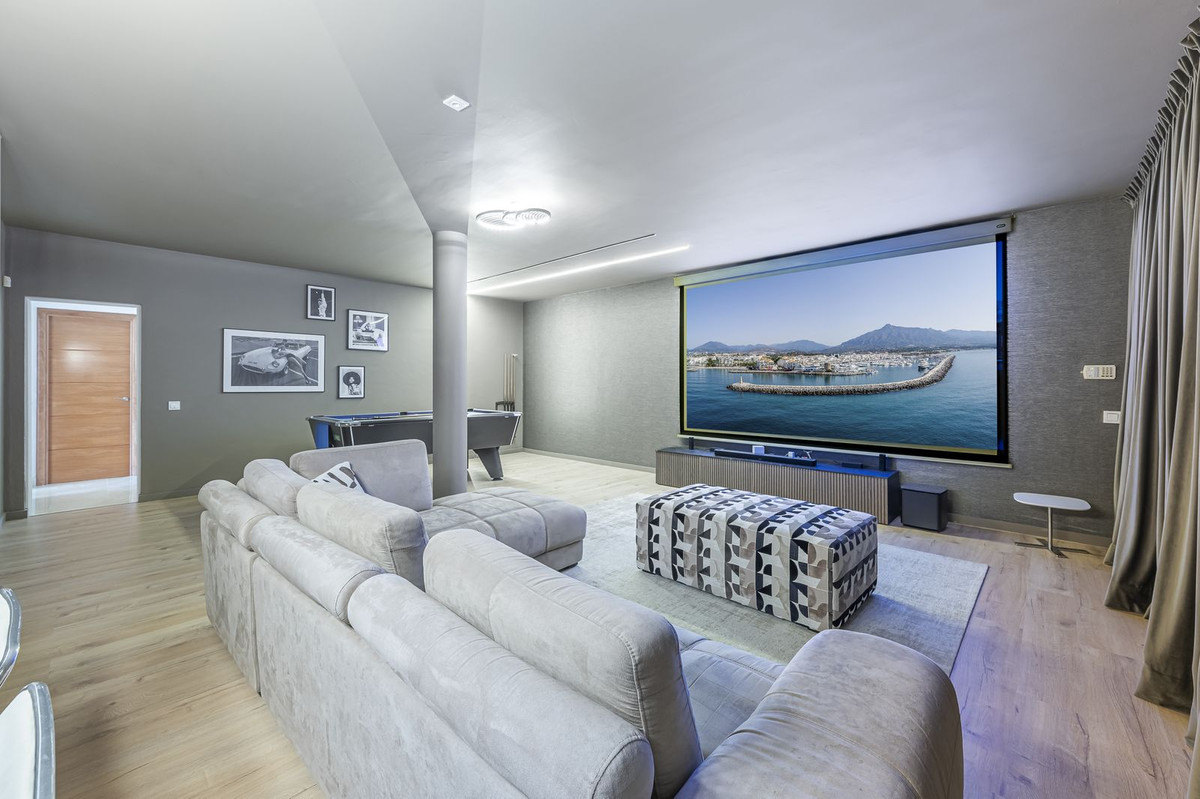 7 Bedroom Villa in Marbella - Photo 42