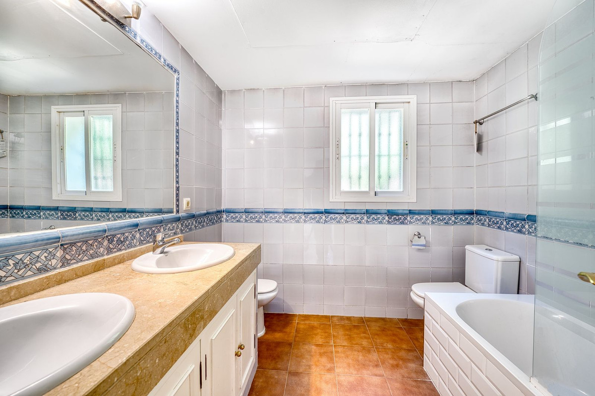 4 Bedroom Villa in La Alcaidesa - Photo 16