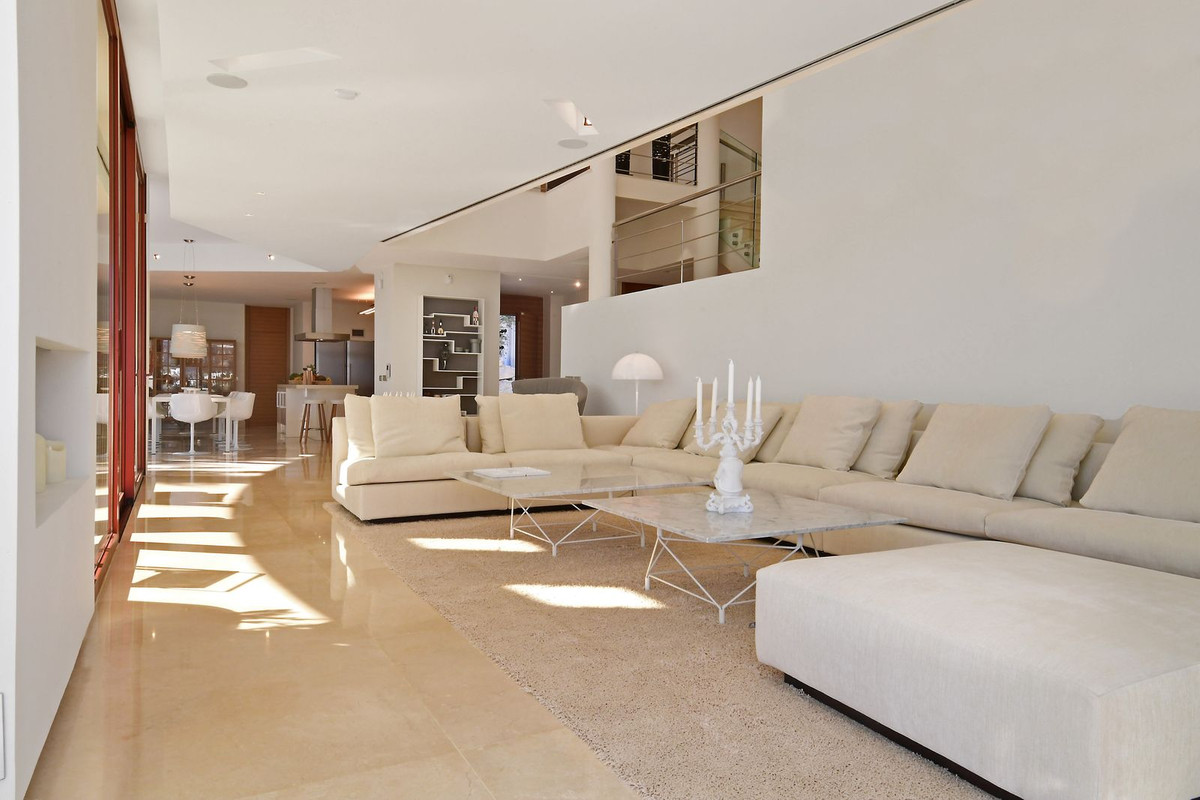 7 Bedroom Villa in Marbella - Photo 32