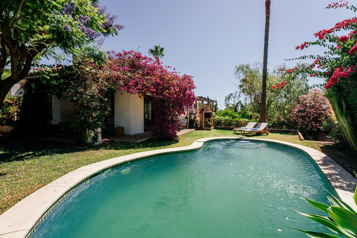 4 Bedroom Villa in Estepona - Photo 21