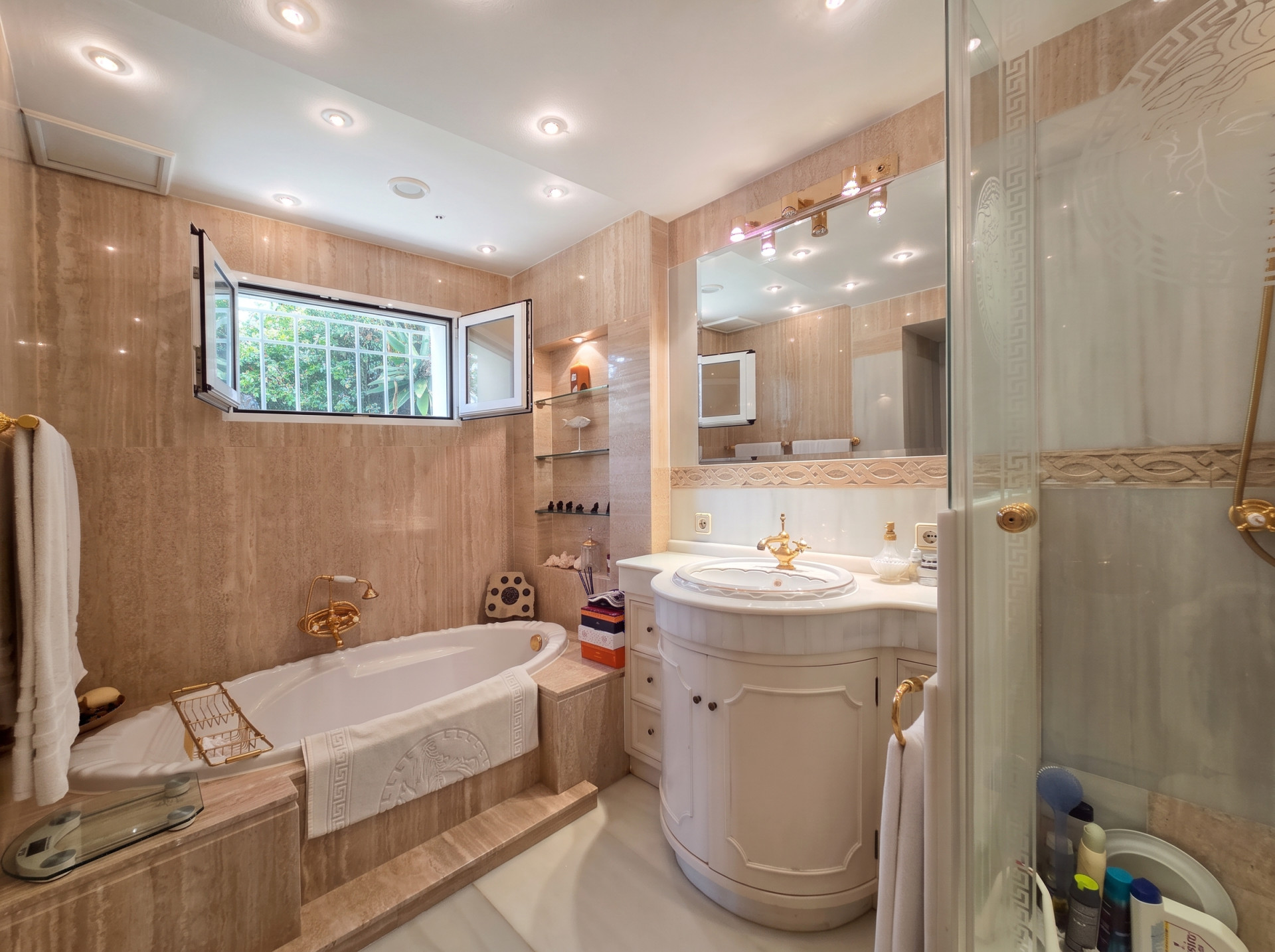 3 Bedroom Villa in San Pedro de Alcántara - Photo 4
