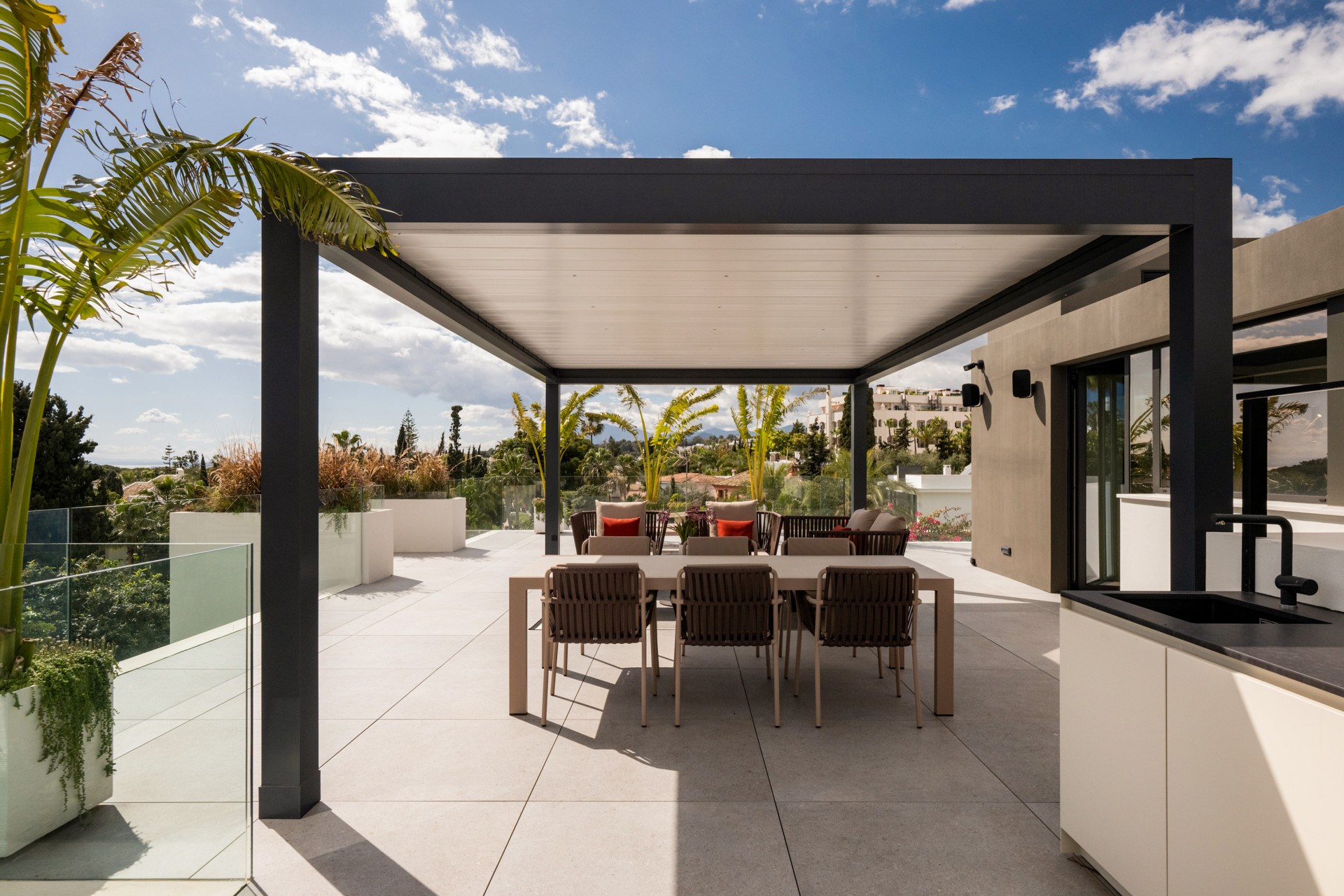 5 Bedroom Villa in Marbella - Photo 6